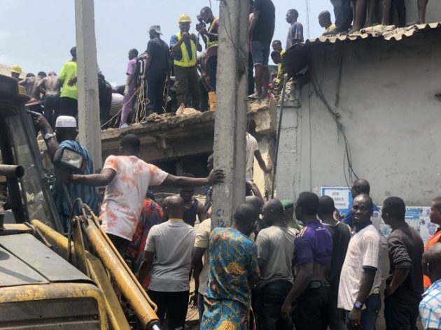 Collapsed building: 52 pupils rescued, no word on the dead