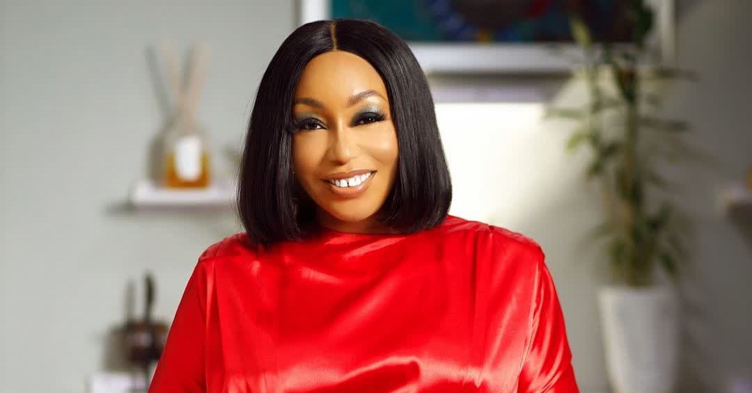 AMAA: Rita Dominic leaves fans gushing after her in elegant vintage dress