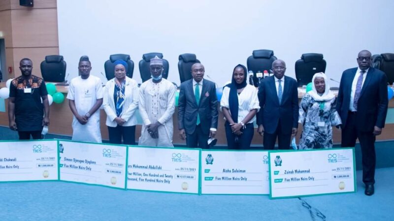 Photos: CBN unveils beneficiaries of Tertiary Institutions Entrepreneurship Scheme