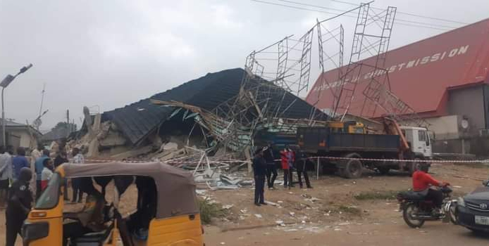 Dozens trapped as shopping mall in Abuja collapses