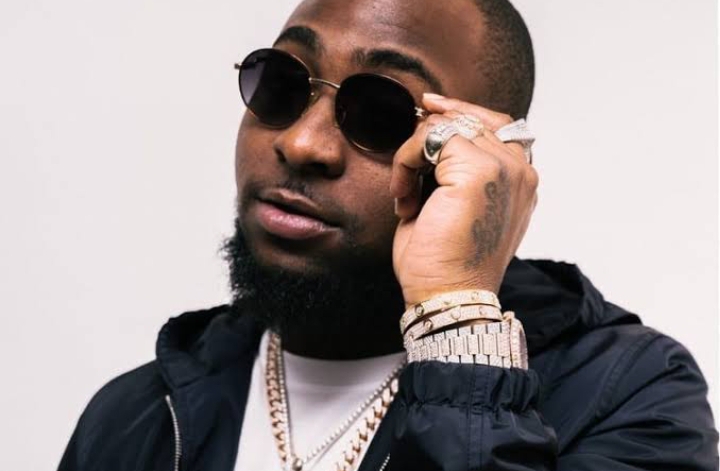 Davido unveils iconic photos of performance at FIFA Word Cup closing ceremony