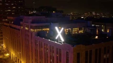 Tweeps react to dismantling of X logo Twitter’s San Francisco headquarters